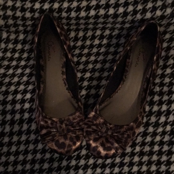 Shoe - Picture 1 of 1